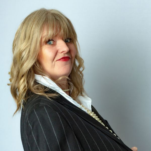 JO JO SUTHERLAND - LAUGH IN THE PARK JO JO SUTHERLAND - LAUGH IN THE PARK
